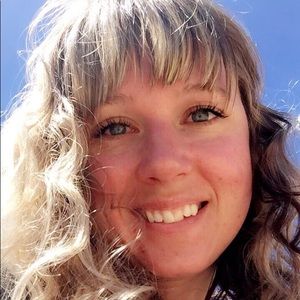 Meet your Posher, Rebecca